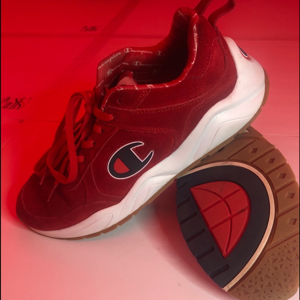 Size 11 men’s champion shoes